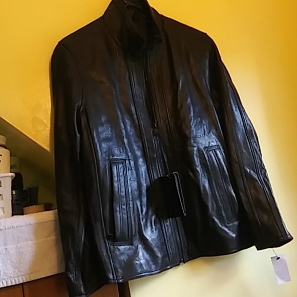 Brand new leather Andrew Marc - Picture 4 of 5